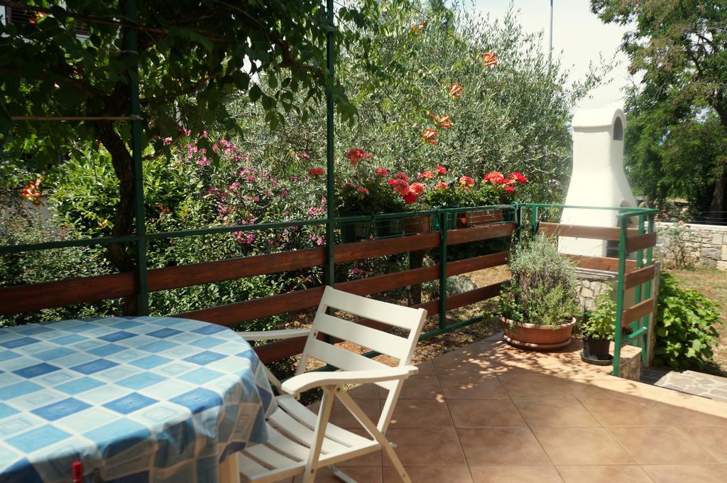 Studio And Apartment Nadia With Garden Poreč Cameră foto