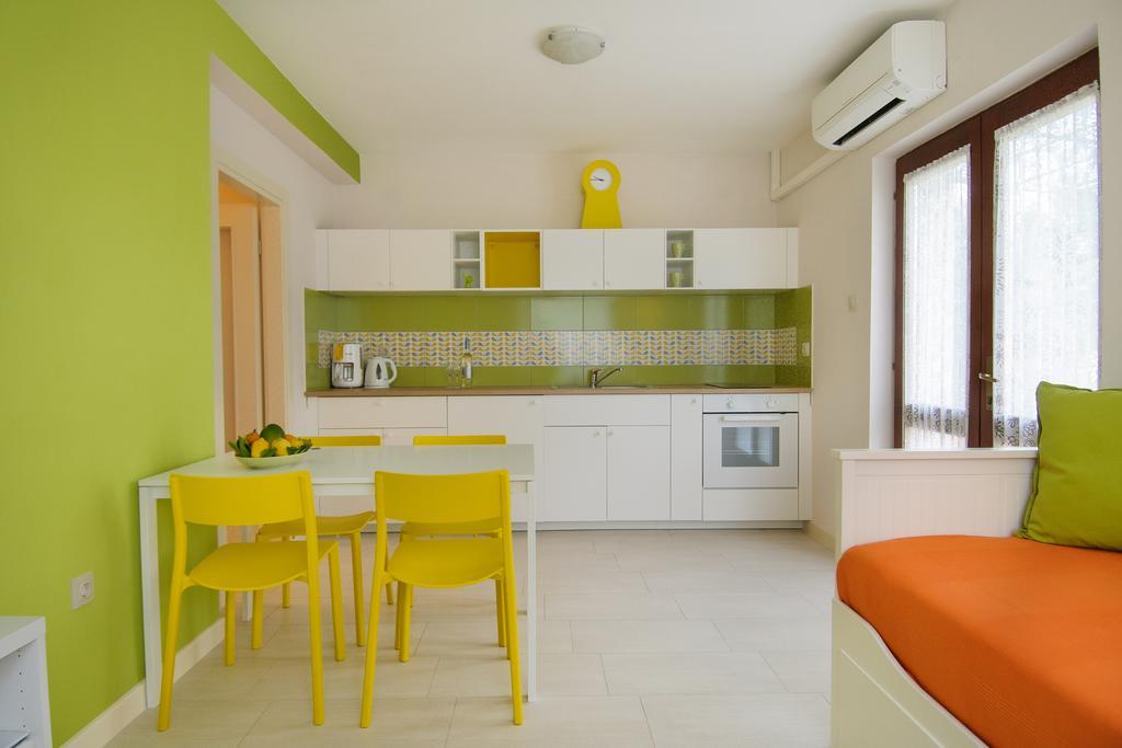 Studio And Apartment Nadia With Garden Poreč Exterior foto